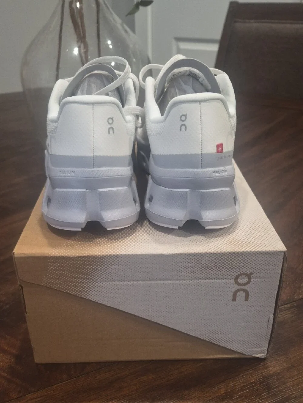 “New Women’s On Cloudmonster Size 6 White Gray Running Shoes - Picture 4 of 10